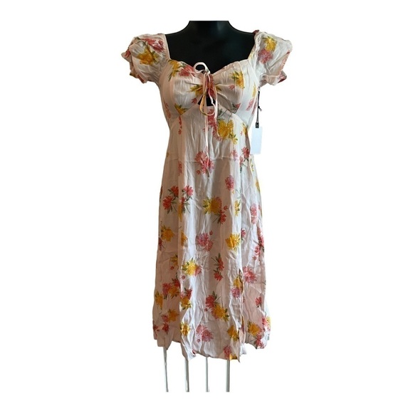 Astr the label KAYLI DRESS BLUSH MULTI FLORAL - Picture 4 of 14